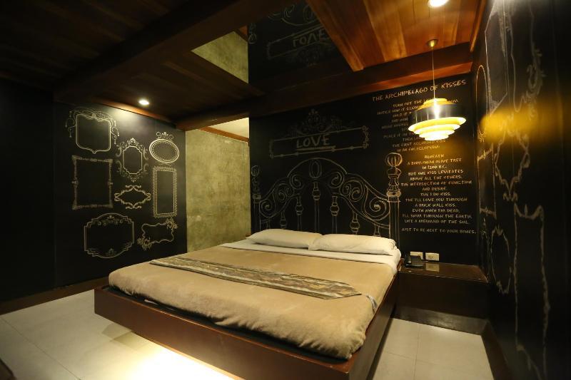 Victoria Court Suites Pasig מראה חיצוני תמונה