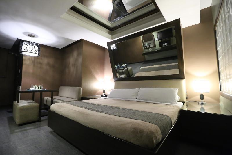 Victoria Court Suites Pasig מראה חיצוני תמונה