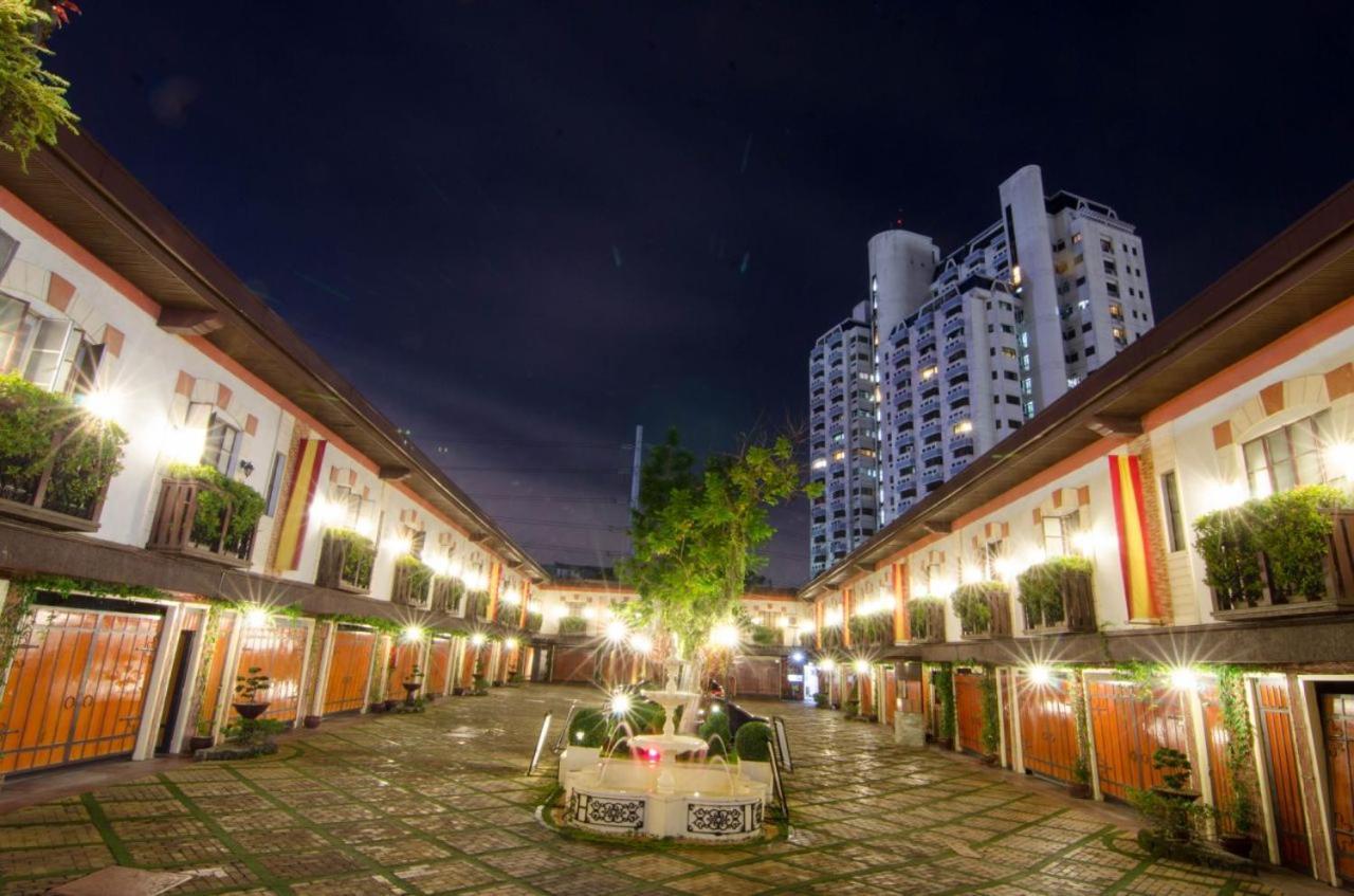 Victoria Court Suites Pasig מראה חיצוני תמונה